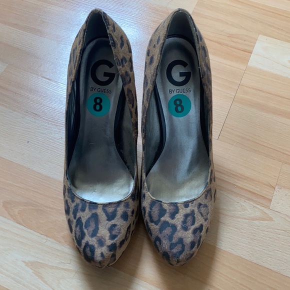 Size 8 guess heels - Picture 1 of 3